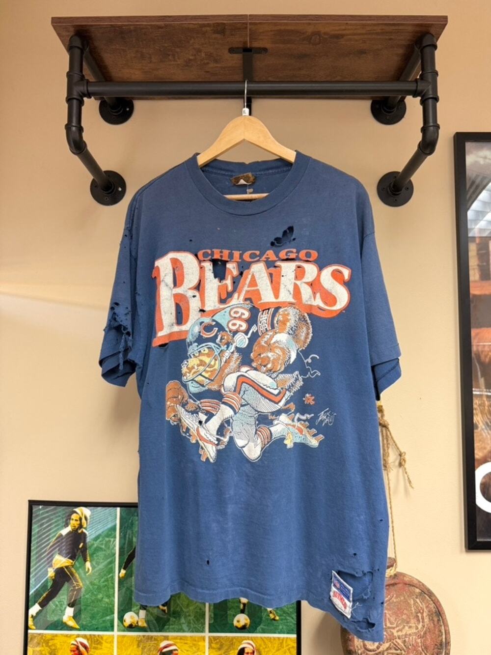 90s Chicago Bears Thrashed Nutmeg Vintage Jack Davis Art Tee Shirt Dan Hampton